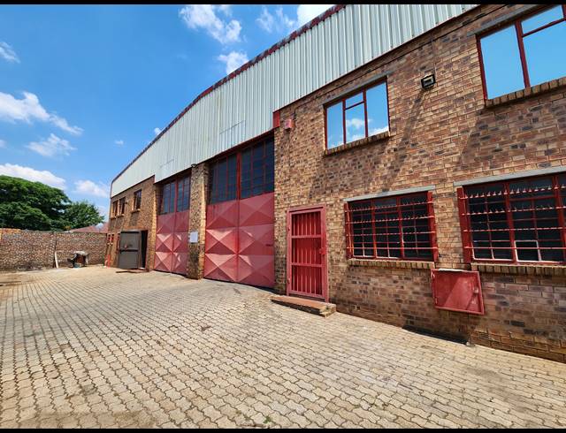440M² MINI FACTORY FOR SALE IN DRIEHOEK